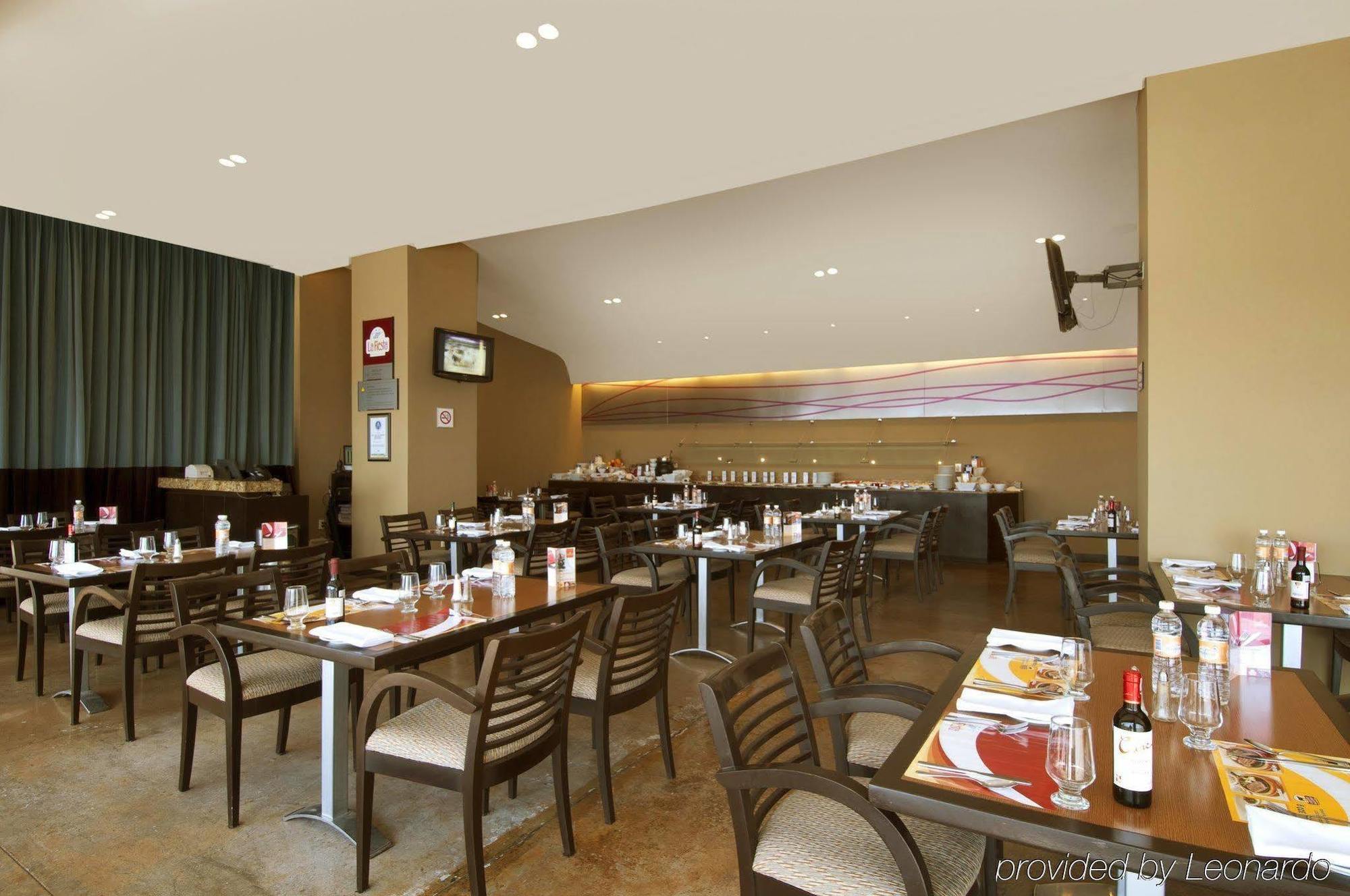Fiesta Inn Express ولاية دورانغو المطعم الصورة
